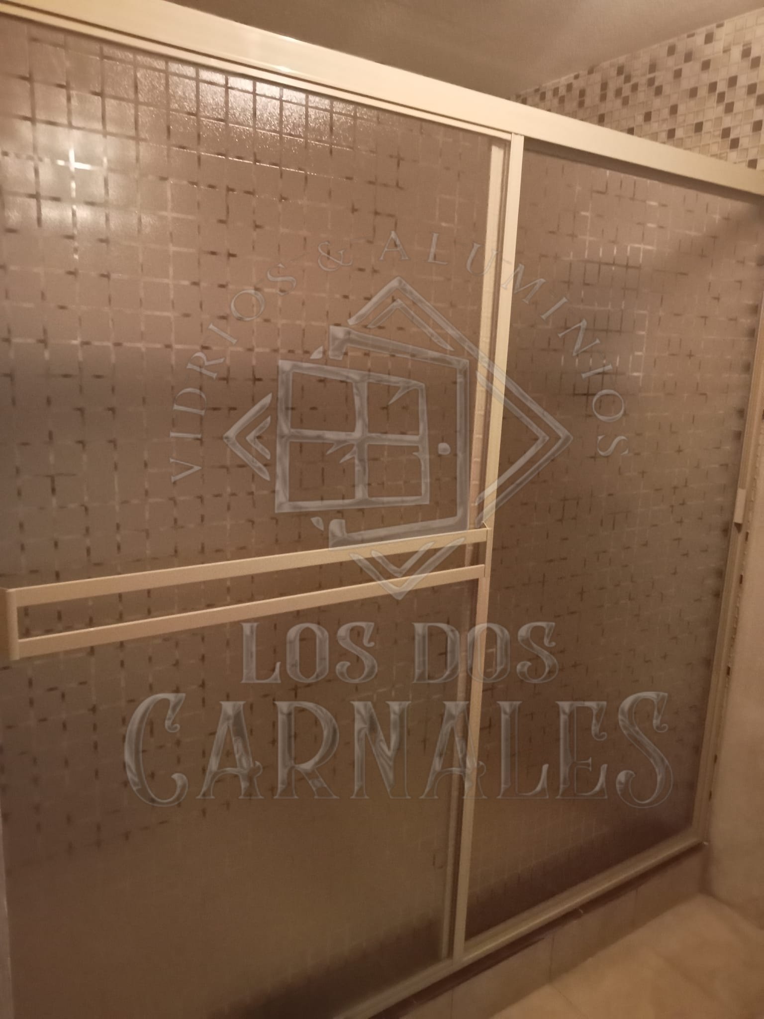 Canceles de Baño en Policarbonato Cristal Templado y Herrajes de Acero Inoxidable Chihuahua